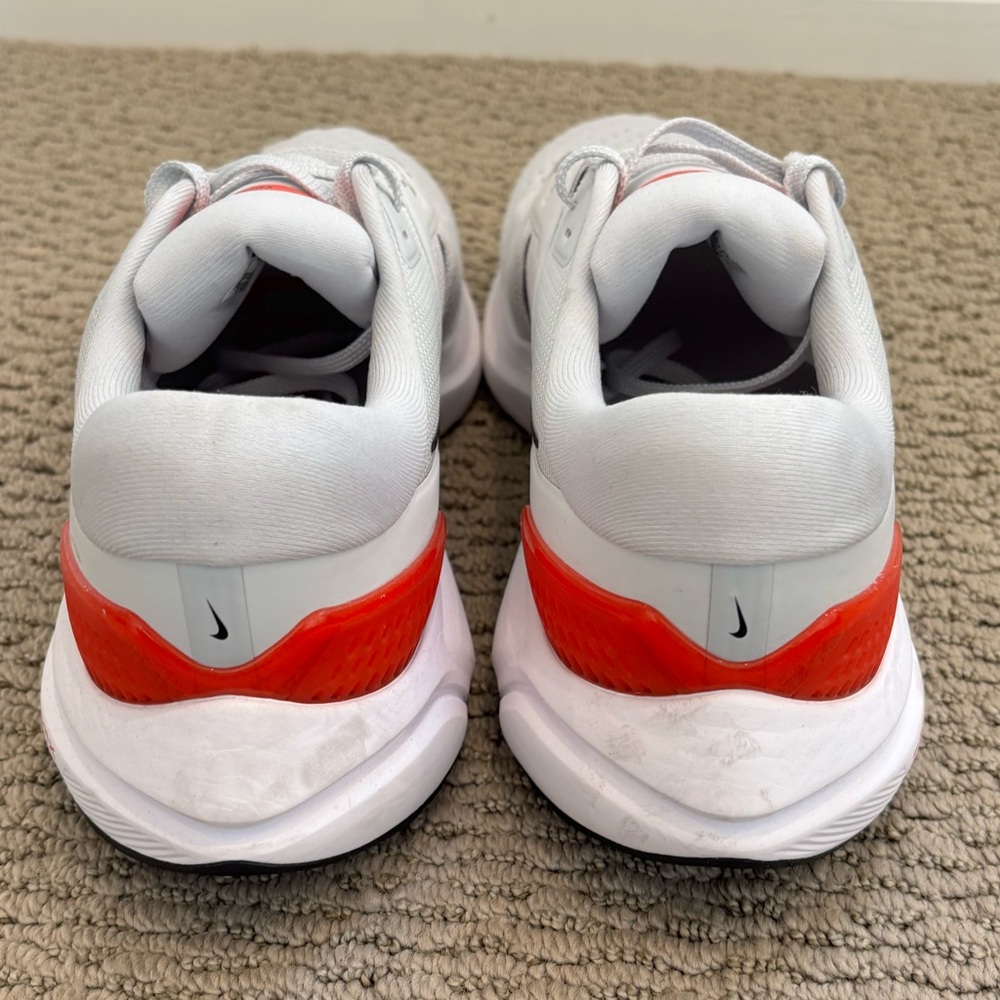 Nike Men's Air Volaris 16 White and Red Athletic Shoes - Picture 2 of 7
